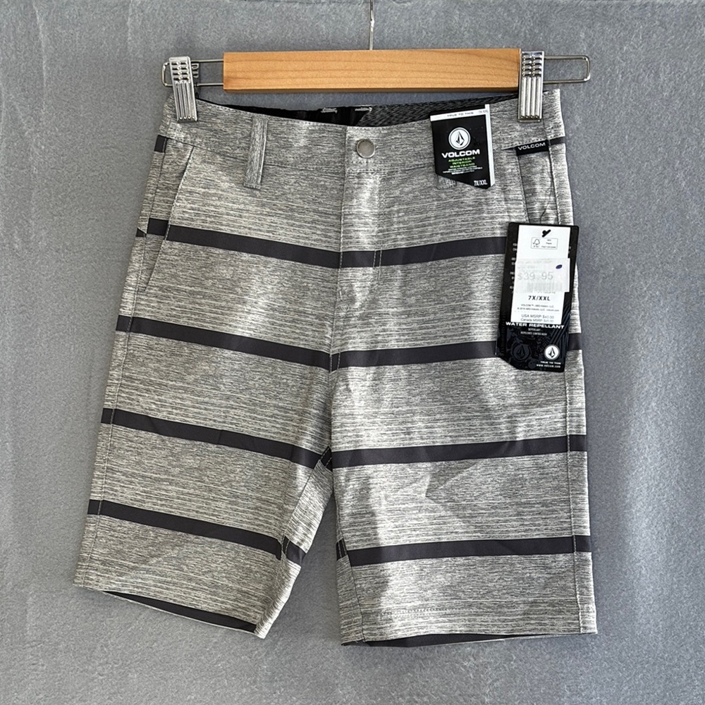 NWT Volcom Youth Gray Striped Shorts Size 7X/XXL